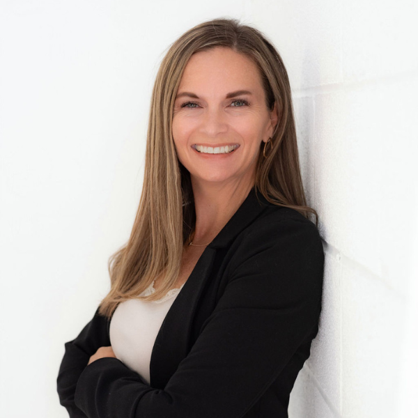 Tana Bagley, Sales Agent